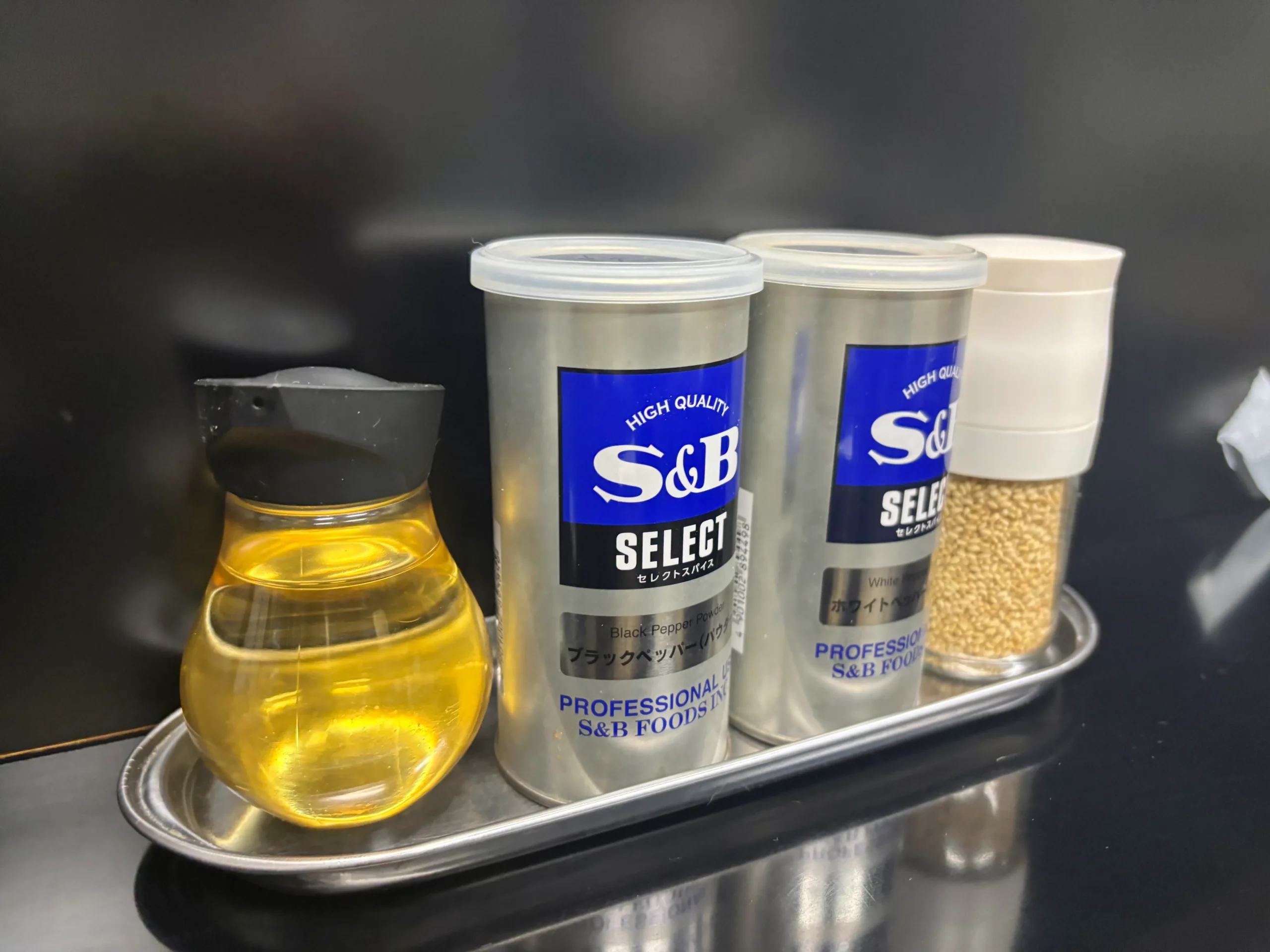 「らーめん ぎゃん。」に置いてある味変調味料の写真